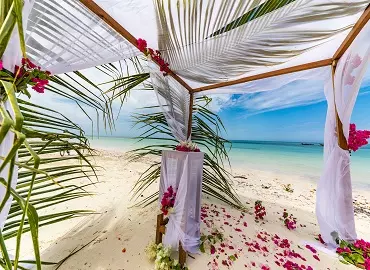 Zanzibar beach vacations for family, luxury private travelers, honeymoon tours