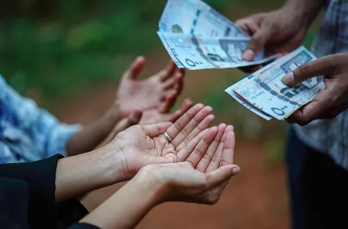 Kilimanjaro Tipping Guide: Reward the Trekking Team